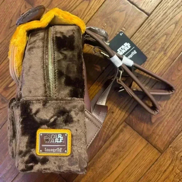 Loungefly Star Wars Ewok Faux Fur BP - $75 NWT - Picture 2 of 3